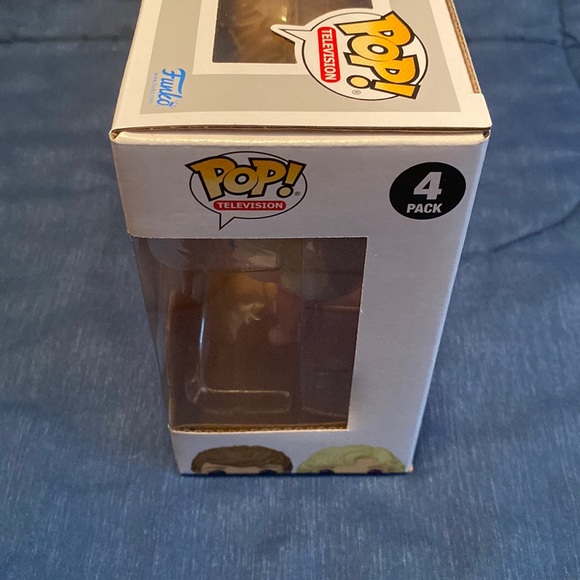 The Golden Girls 4-Pack Funko Pops - Picture 11 of 15